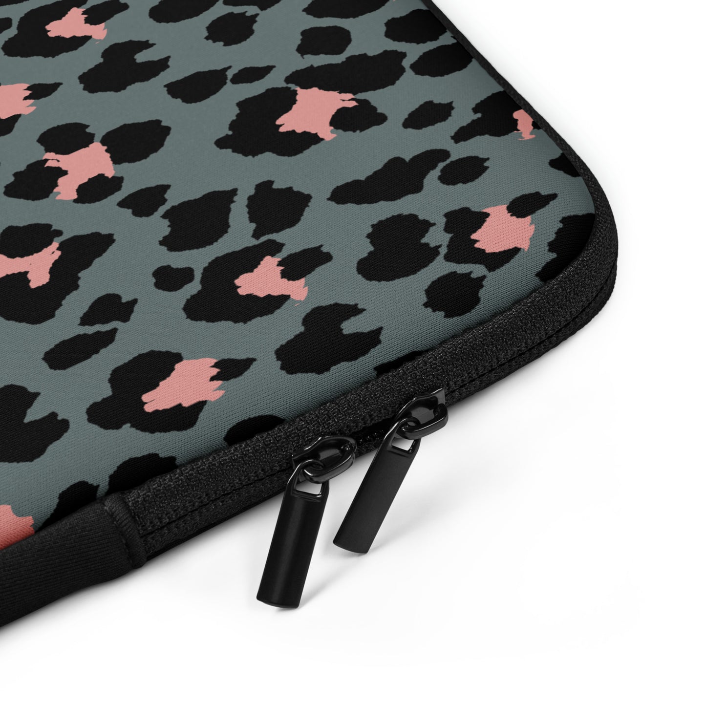 Sleek Leopard Laptop Sleeve