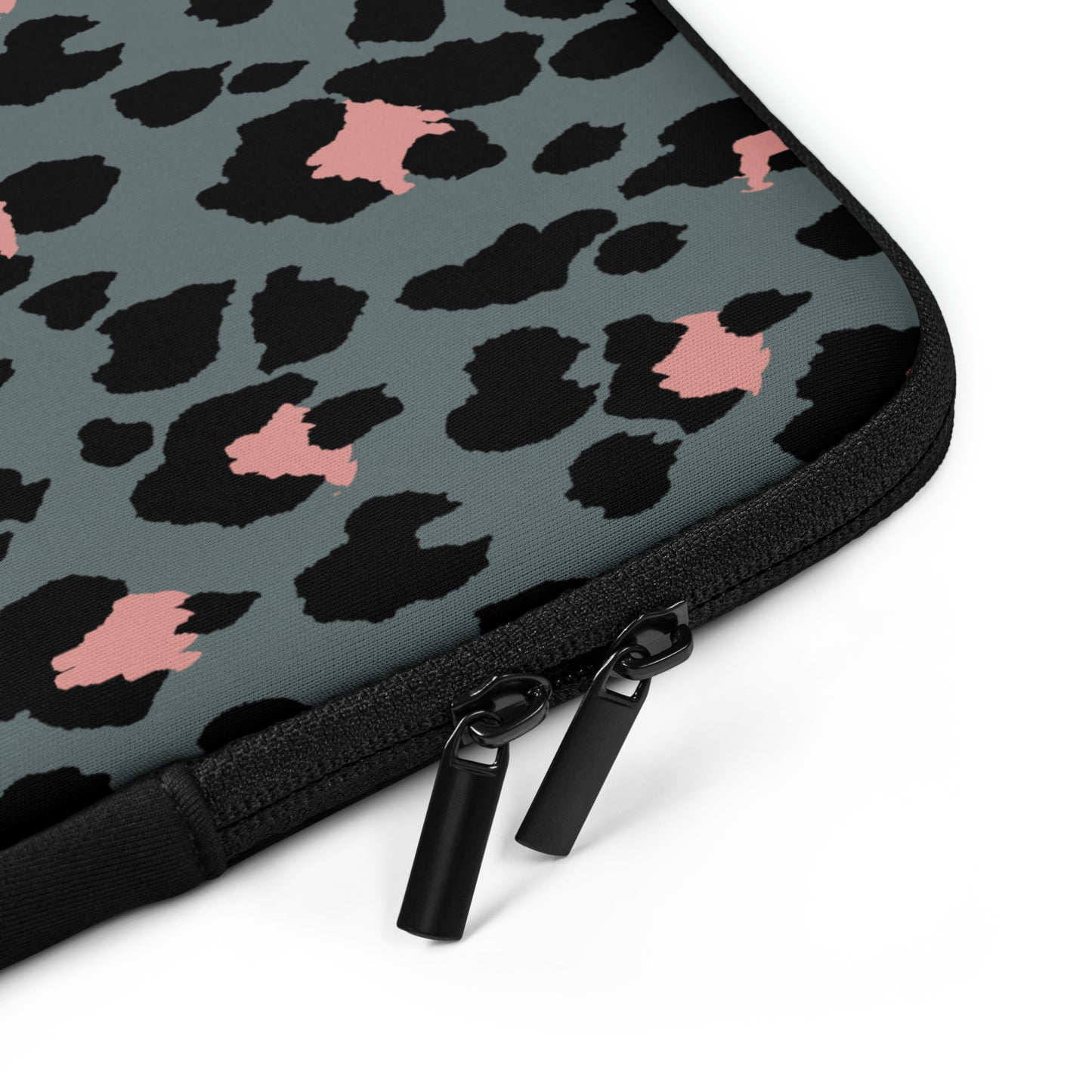 Sleek Leopard Laptop Sleeve